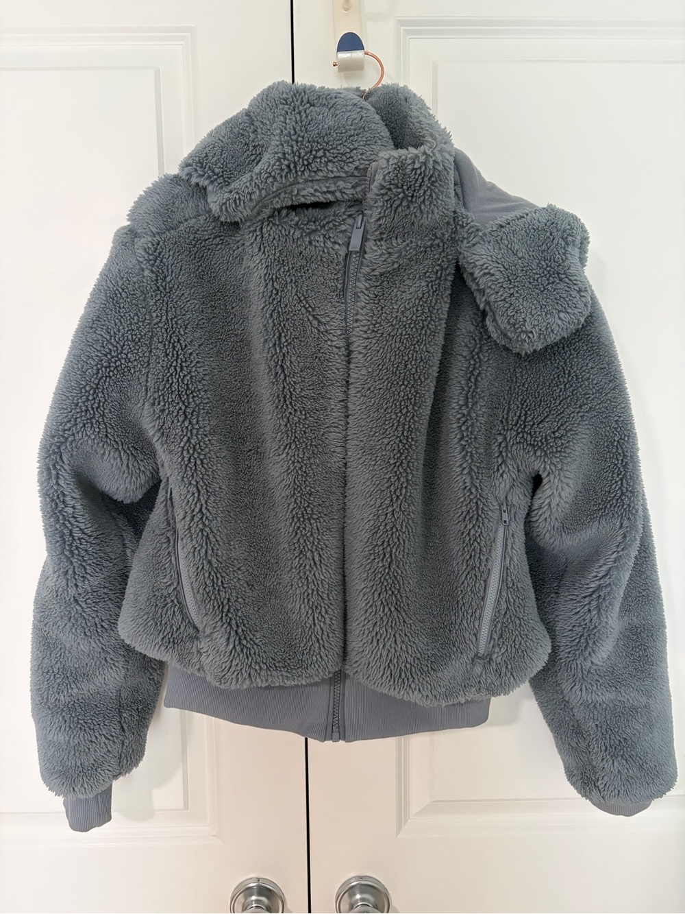 Alo Foxy Sherpa Jacket in Steele Gray Blue XS - Picture 2 of 5
